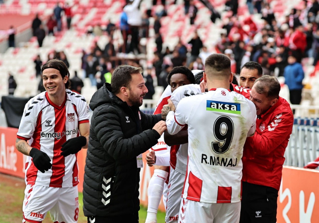 Kırmızı-Beyazlı Ekipte 3. Galibiyet