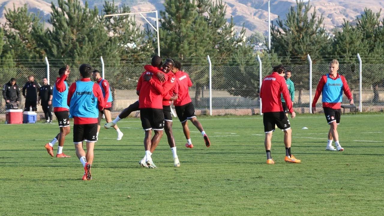 Sivasspor’da Yeni Transferler Tat Vermiyor