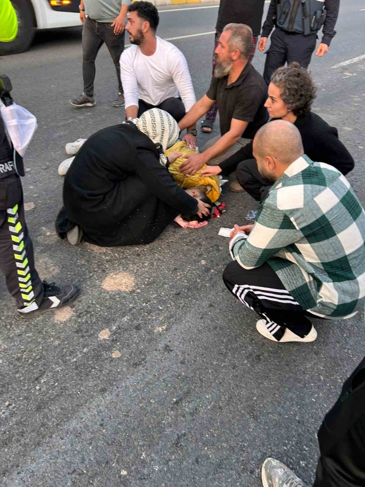 Balıkesir’de Yaya Geçidinde Otobüsün Çarptığı 16 Yaşındaki Kız Yaralandı