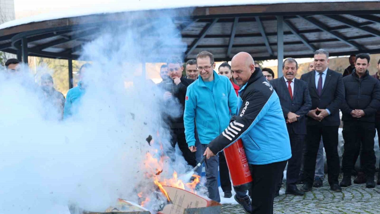 Düzce Üniversitesi’nde Yangın Tahliye Tatbikatı Gerçekleştirildi