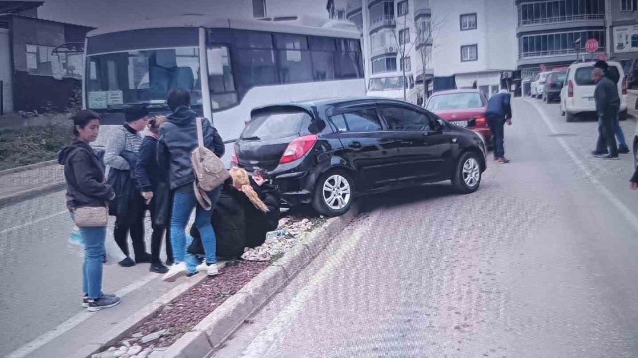 Edirne'de Park Halindeki Otomobilin Çarpması Sonucu Bir Kişi Yaralandı