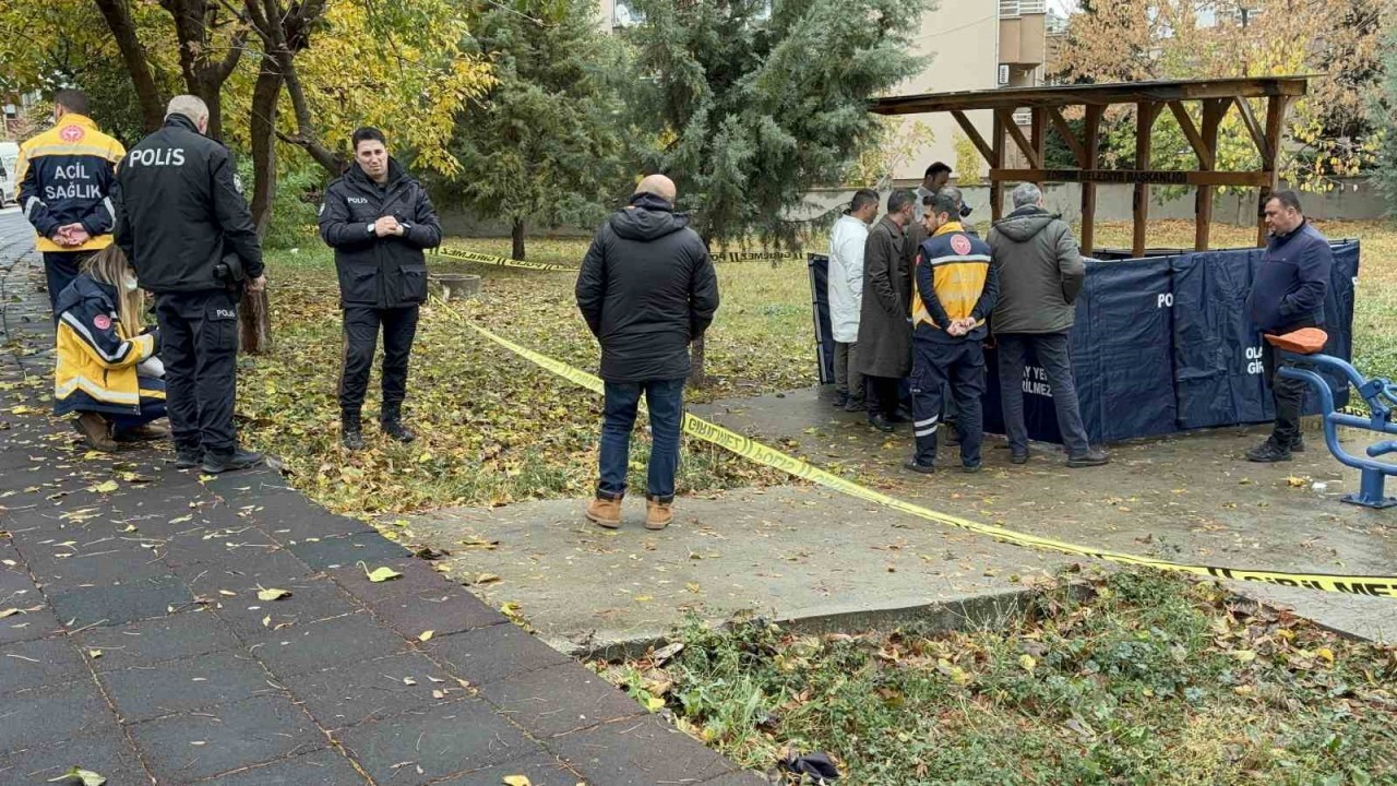 Edirne’de Parkta Cansız Bedeni Bulunan Kadın Hayatını Kaybetti