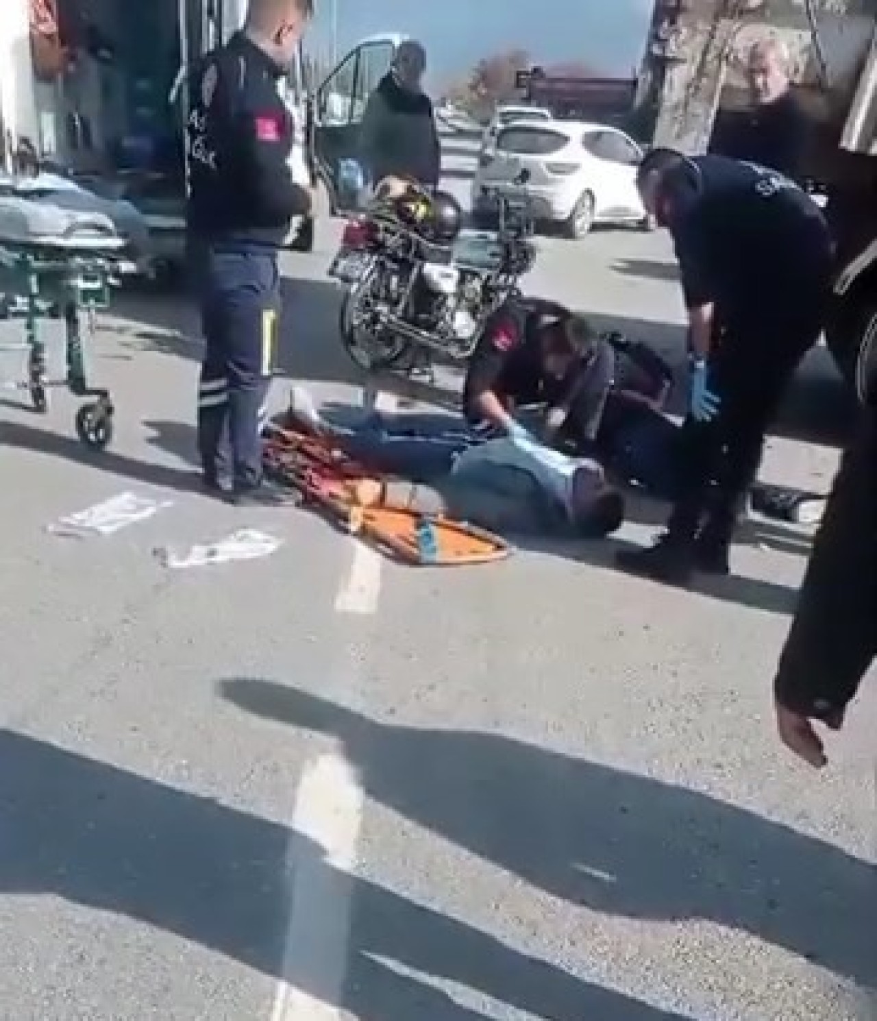 Elazığ’da Motosikletin Kamyona Çarpması Sonucu 2 Kişi Yaralandı