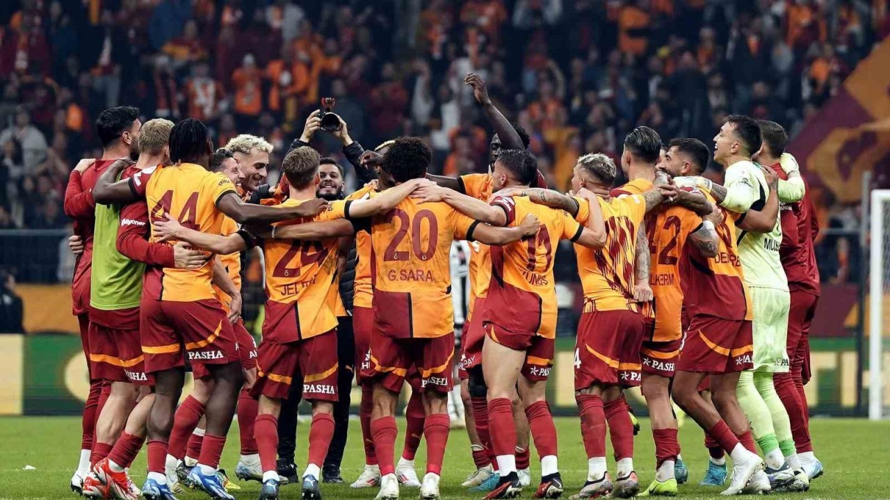 Galatasaray,  Eyüpspor ile İlk Süper Lig Maçına Çıkıyor