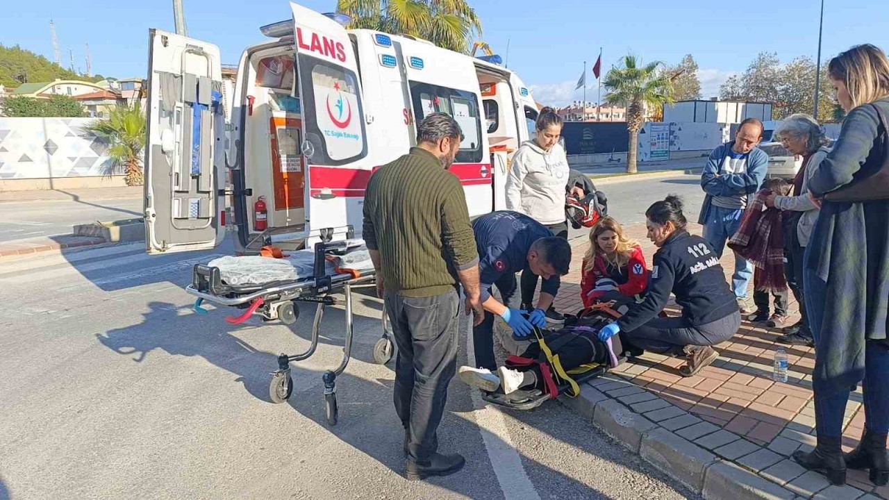 Manavgat'ta Motosiklet Kazası: Sürücü Yaralandı,  Cezai İşlem Uygulandı