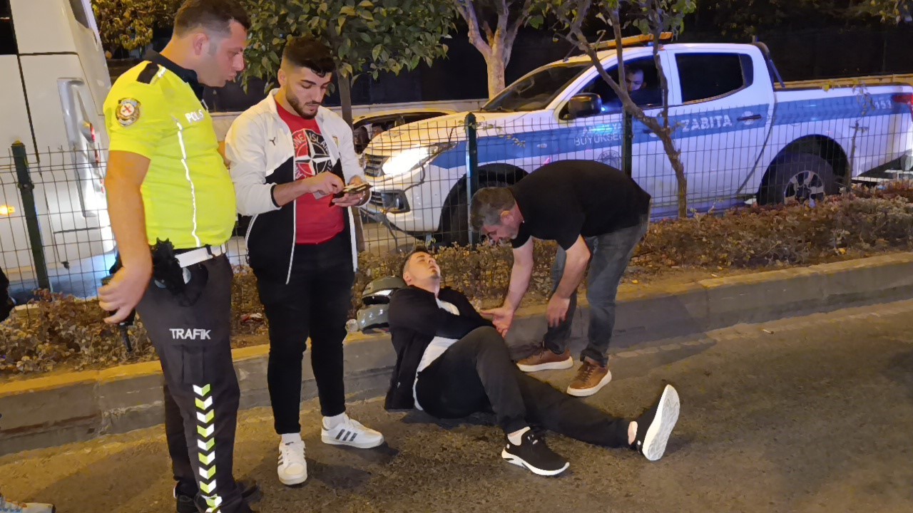 Manavgat’ta Motosiklet,  Şerit Değiştiren Otomobile Çarptı: 1 Yaralı