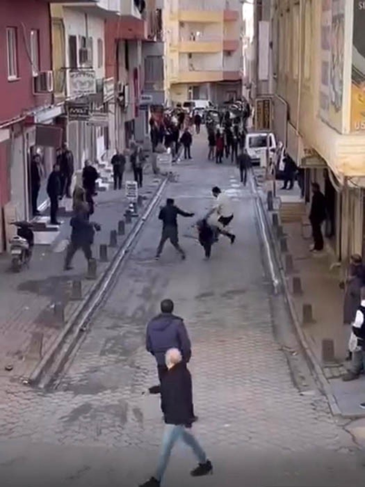 Mardin'de Sopalı Kavga: 4 Yaralı