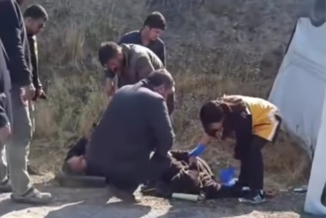 Van-Erciş Kara Yolunda Minibüs Takla Attı: 3 Yaralı