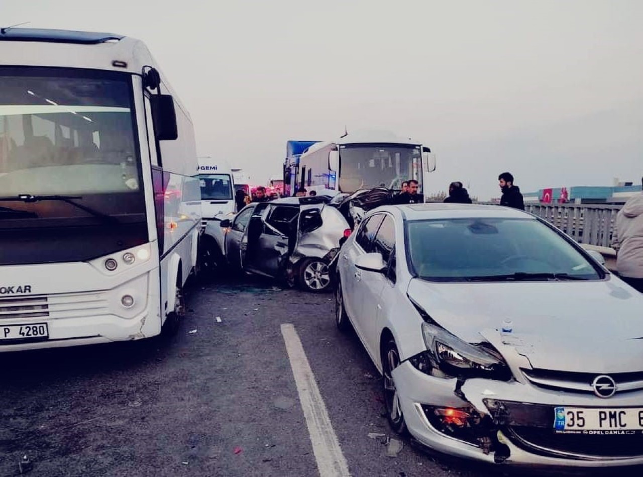 Yalova’da Zincirleme Kaza: 4 Yaralı