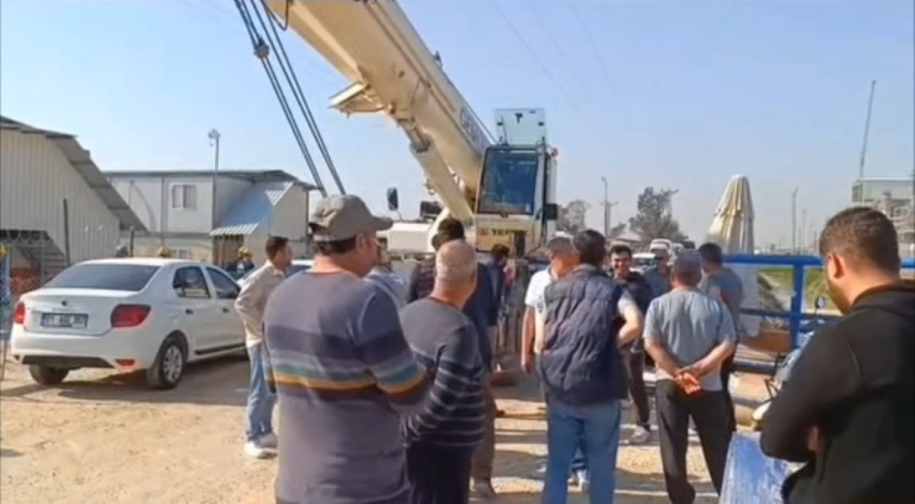 Adana’da SASA Polyester Fabrikası’nda İşçiler 3 Aydır Maaş Alamadıkları Gerekçesiyle Eylem Yaptı