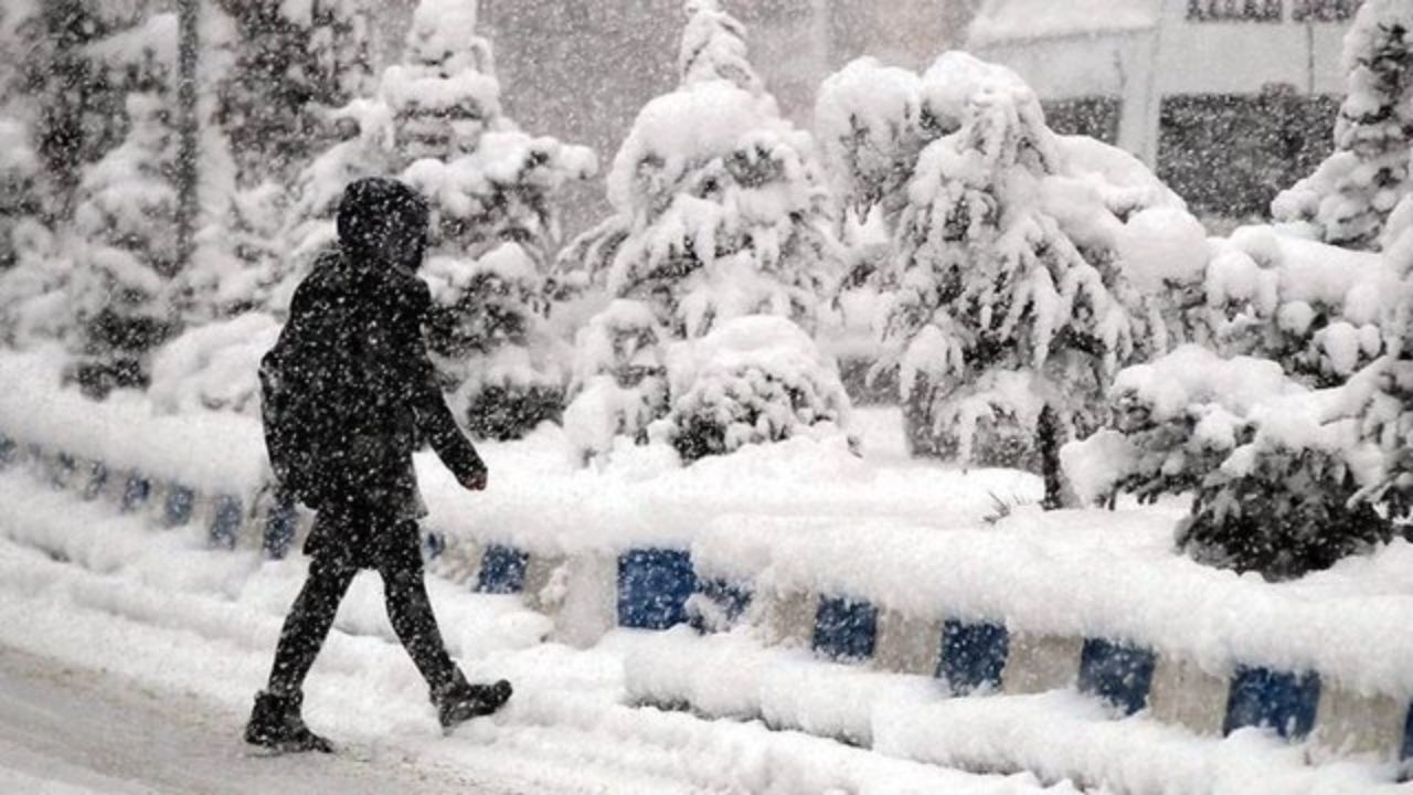 Erzincan'da Okullar Tatil Mi? 26 Kasım Salı İçin Valilikten Kar Tatili Açıklaması