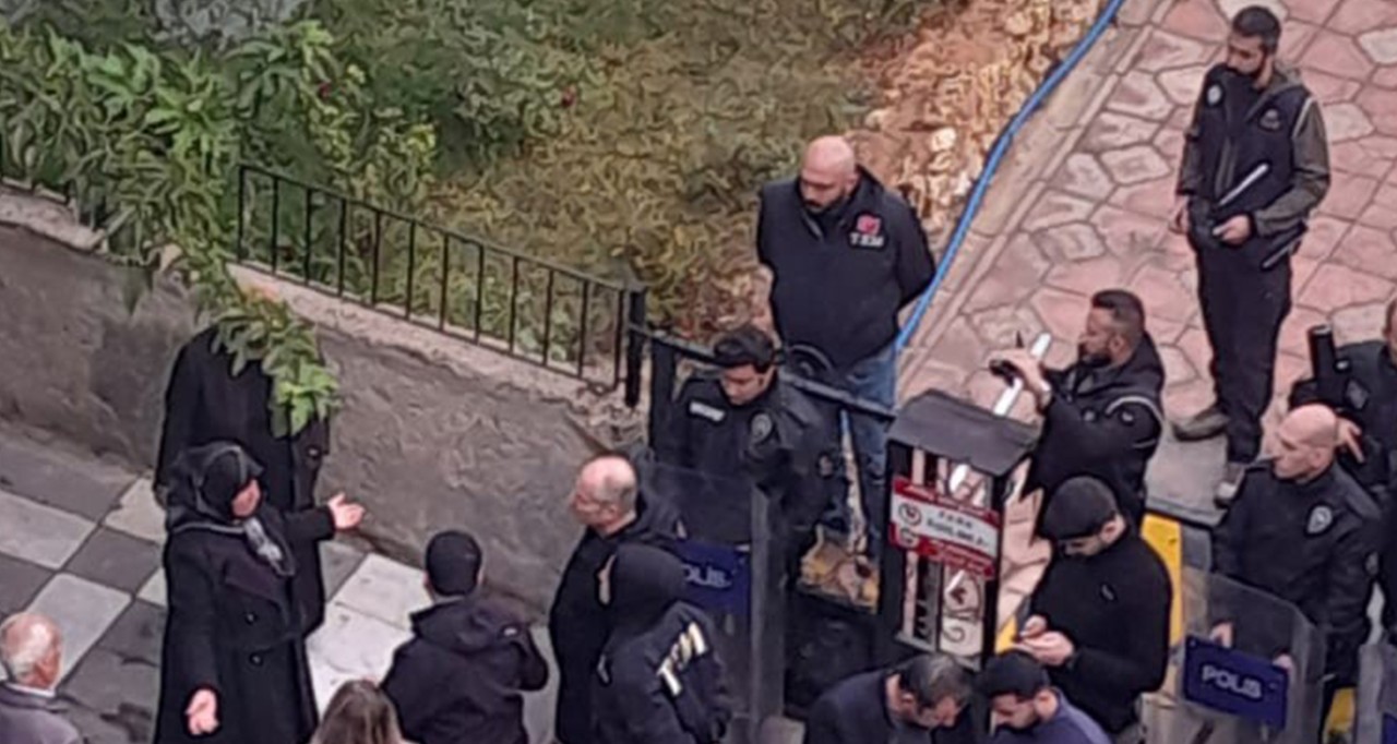 İçişleri Bakanlığı,  Üç Belediye Başkanını Görevden Aldı ve Kayyum Atadı