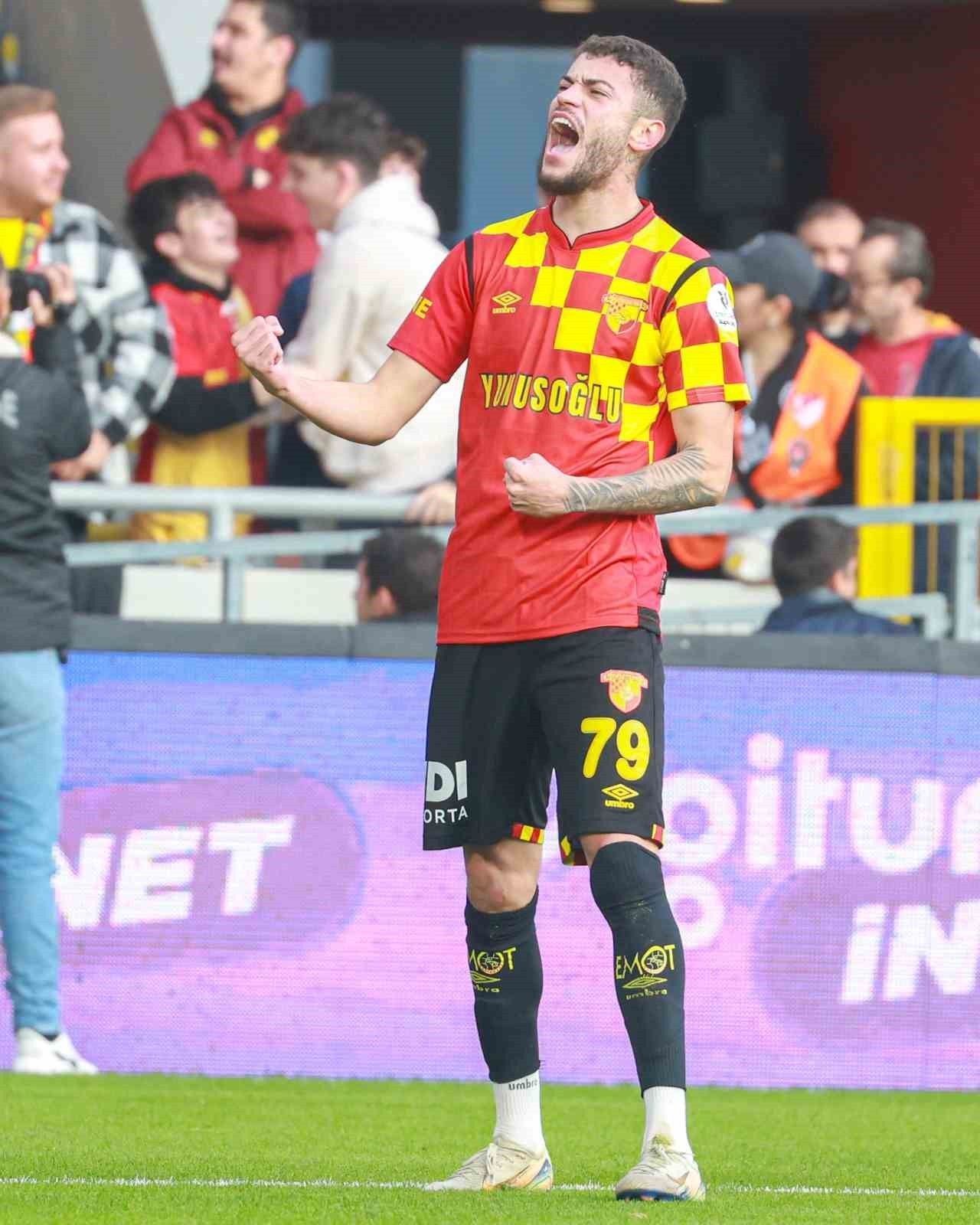 Göztepe'nin Yıldızı Romulo,  Performansıyla Dikkat Çekiyor