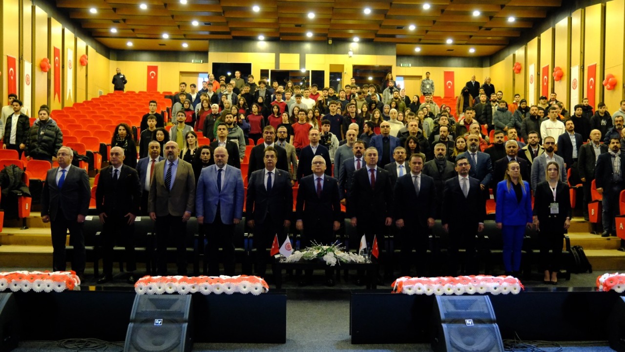 Sivas Cumhuriyet Üniversitesi'nde 3. Uluslararası Enerji Günleri Sempozyumu Gerçekleşti