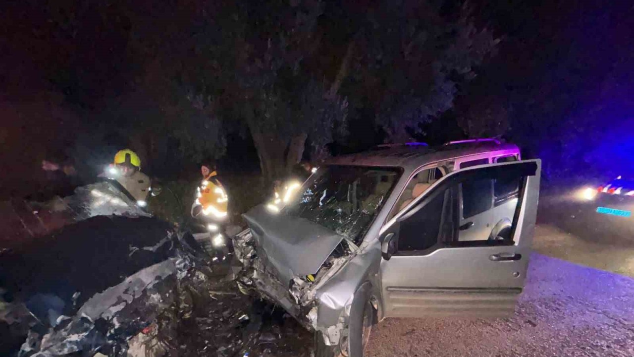 Bandırma’da Çift Taraflı Trafik Kazası: 1 Ölü,  1 Yaralı