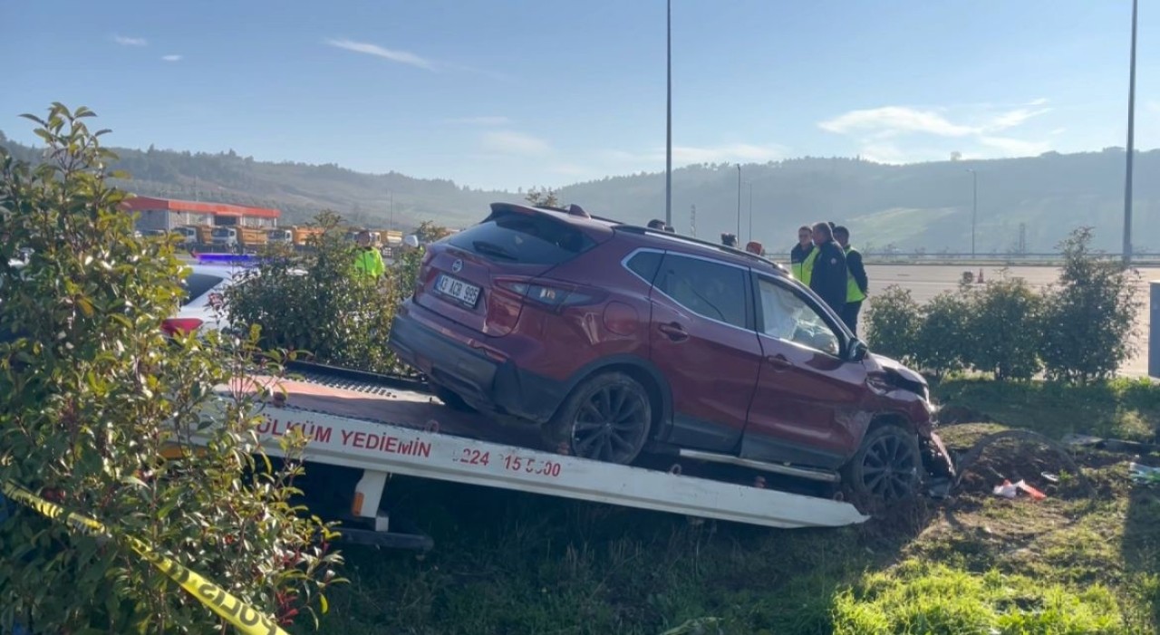 Bursa’da Polisten Kaçmaya Çalışan Araç Trafiği Felç Etti