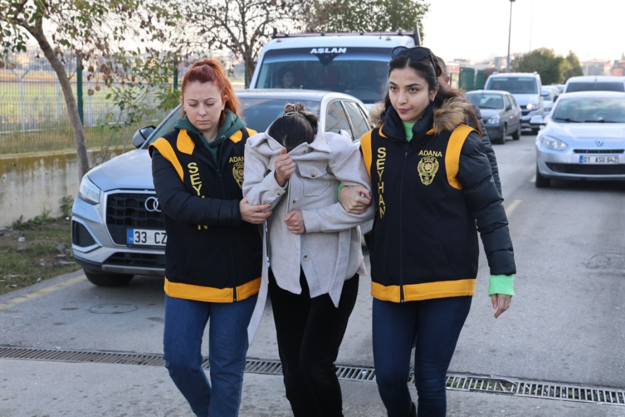 Adana'da Otobüs İçi Dehşeti: Boşanma Kavgası Kanlı Sonuçlandı