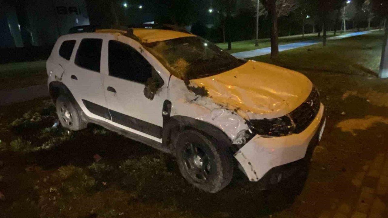 İzmit'te Trafik Kazası: Otomobil Takla Attı,  Sürücü Yaralandı