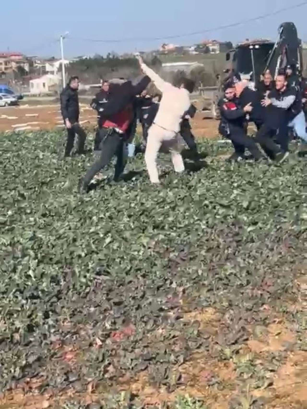Marmaraereğlisi'nde Kaçak Yapı Yıkımında Gerginlik: 2 Zabıta Görevlisi Darbedildi
