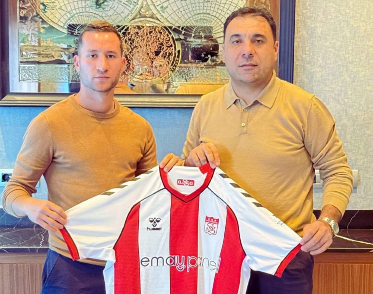 Sivasspor,  Simic ile 5. Sırp Futbolcusunu Transfer Etti