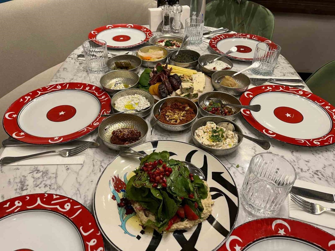 Sahurda Ne Yenir? Tok Tutan ve Susatmayan Yiyecekler
