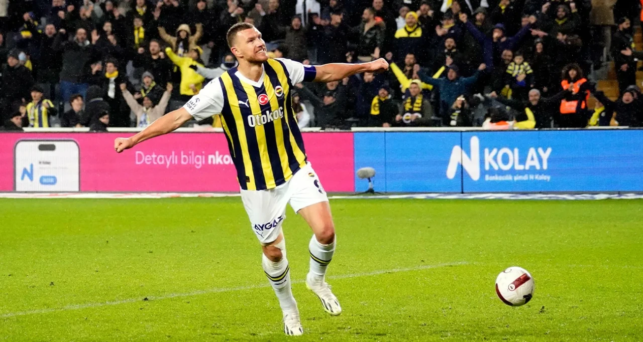 Fenerbahçe'nin Yıldızı Dzeko'dan Kötü Haber Geldi! Kırık Tespit Edildi!