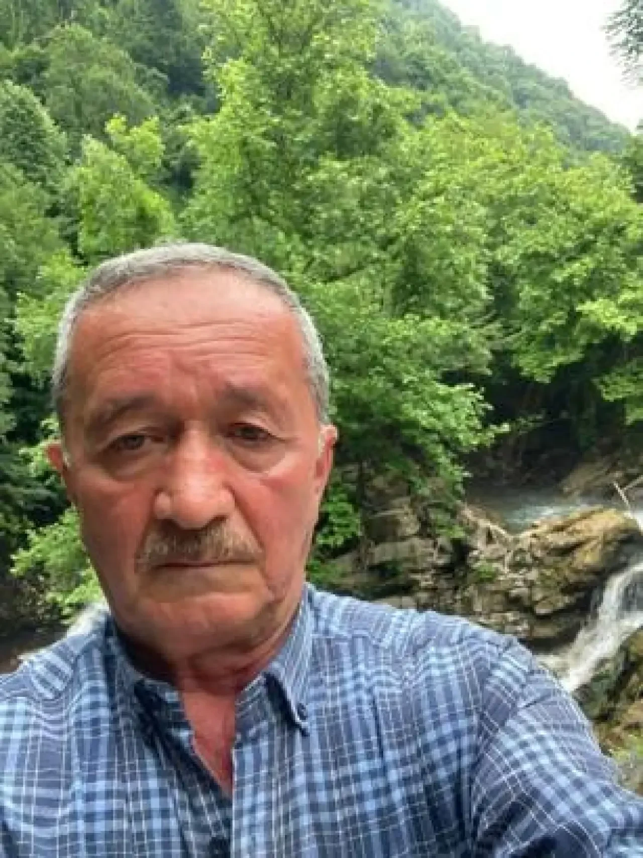 Sakarya'da Traktör Devrildi: 65 Yaşındaki Sürücü Hayatını Kaybetti