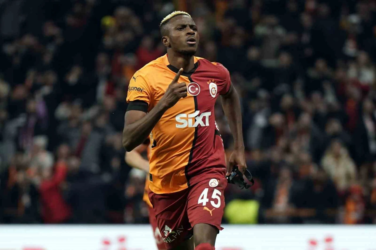 Galatasaray ve Beşiktaş'ın Yıldız Golcüleri Sahada