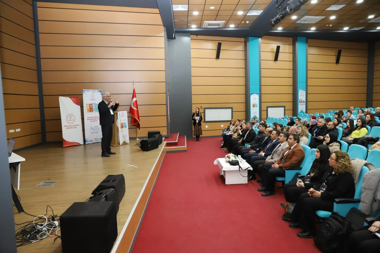 Sivas’ta STEM Eğitimi Çalıştayı Başladı