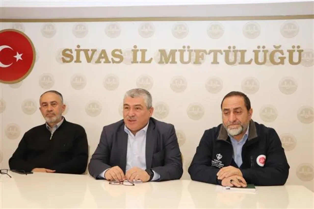 Sivas’ta 2025 Hac Organizasyonu Kapsamında Görevlilere Bilgilendirme Toplantısı Düzenlendi
