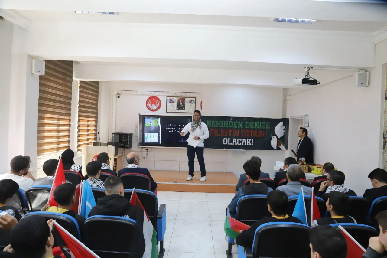 Sivas’ta Filistin İçin Farkındalık Etkinliği Düzenlendi