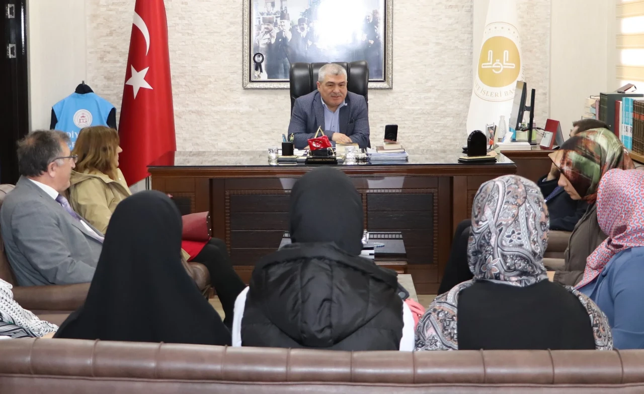 Sivas’ta Öğrenciler Harçlıklarını Gazze İçin Bağışladı