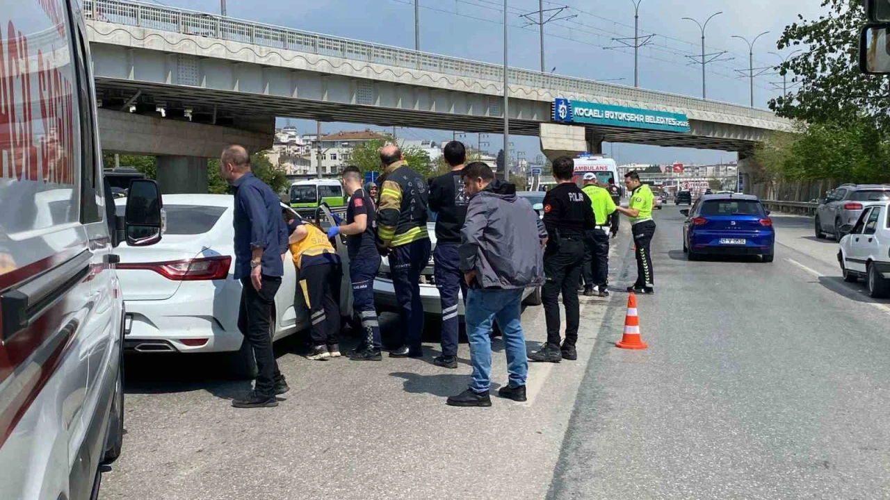 Kocaeli'de Zincirleme Trafik Kazası: 3 Yaralı