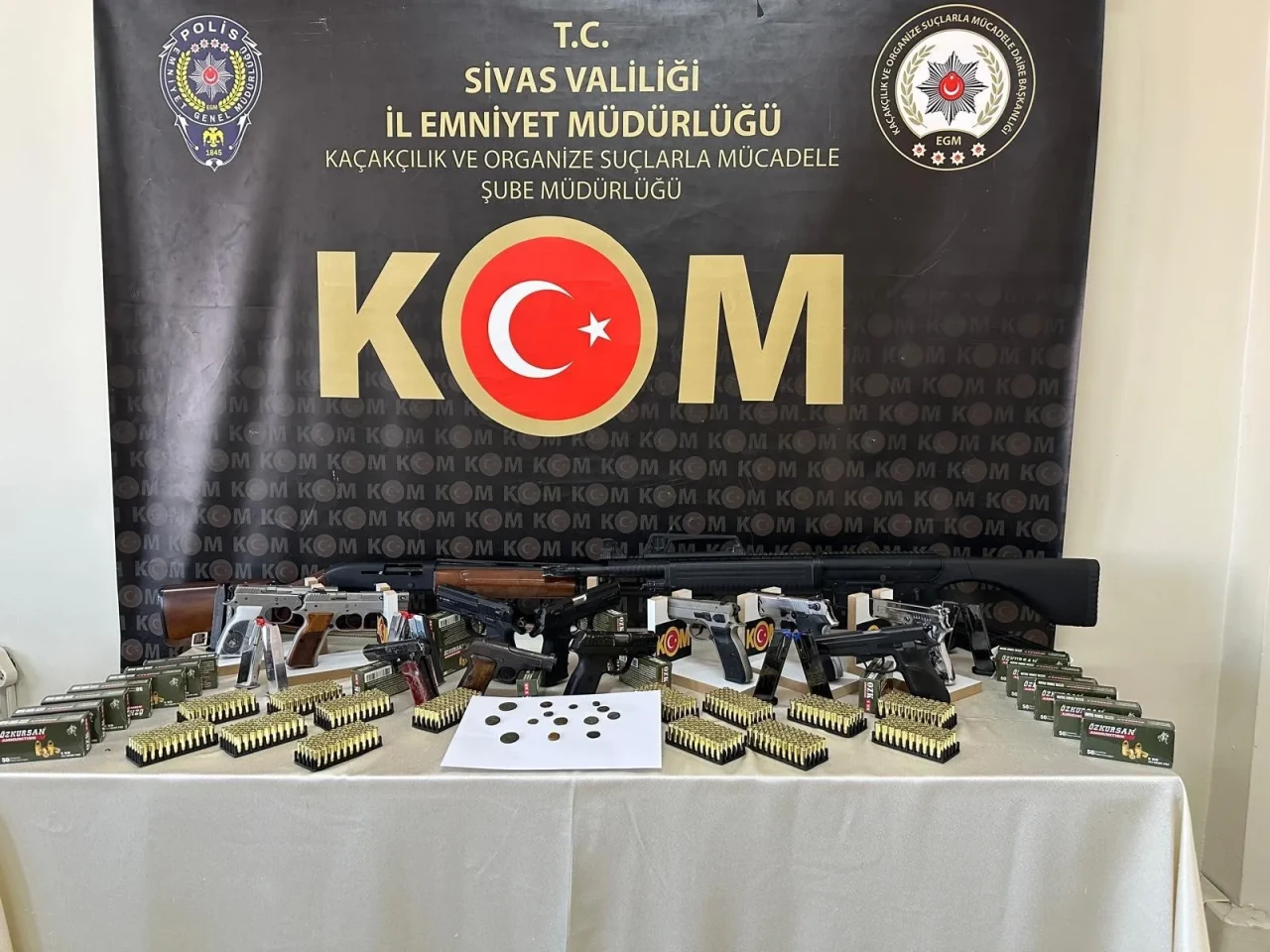 Sivas Merkezli Silah Kaçakçılığı Operasyonu: 18 Kişiye Yasal İşlem