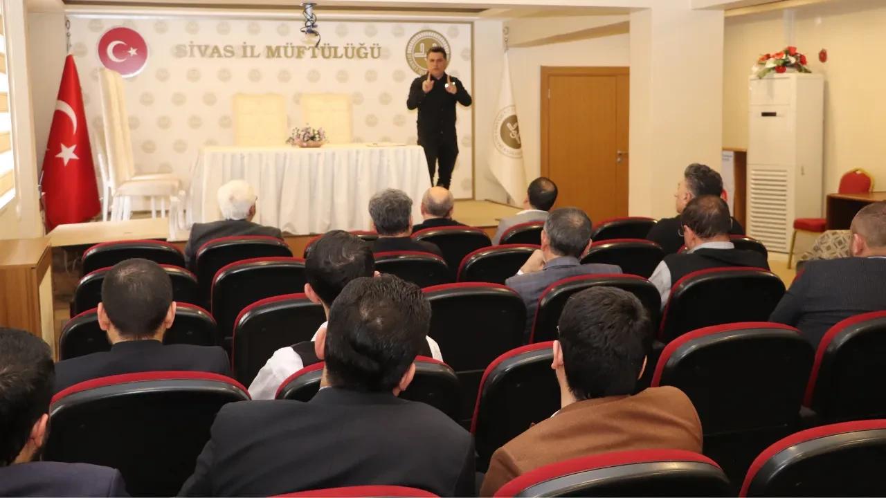 Sivas’ta Müftülük Personeline AFAD’dan Afet ve Yangın Farkındalık Eğitimi