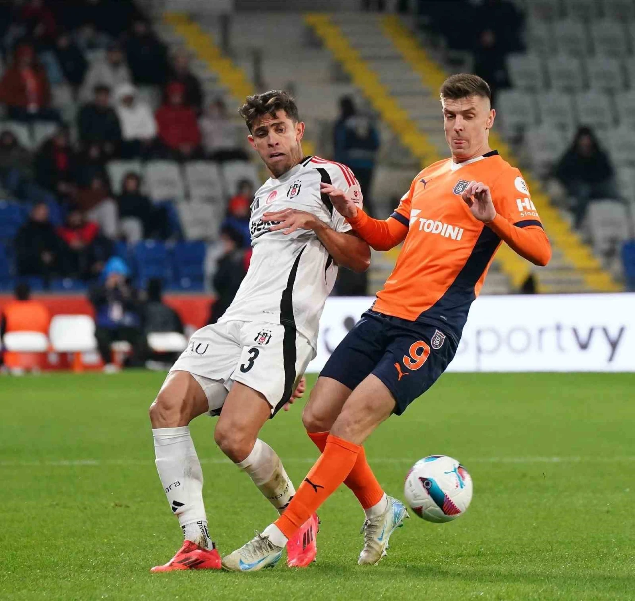 Beşiktaş Başakşehir Maçına Hazırlanıyor