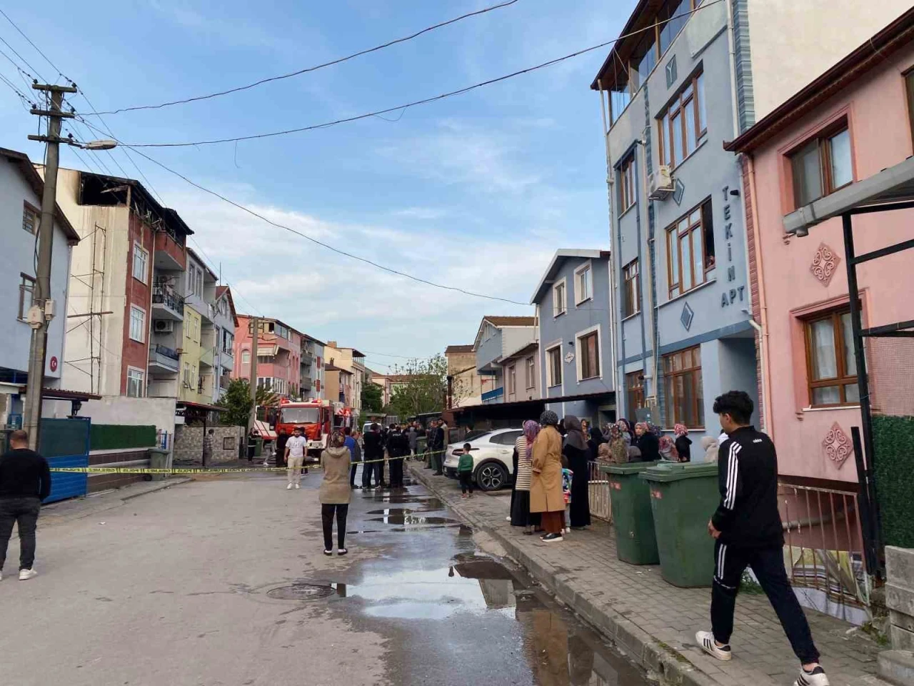 5 Katlı Binanın Çatı Katında Korkutan Yangın