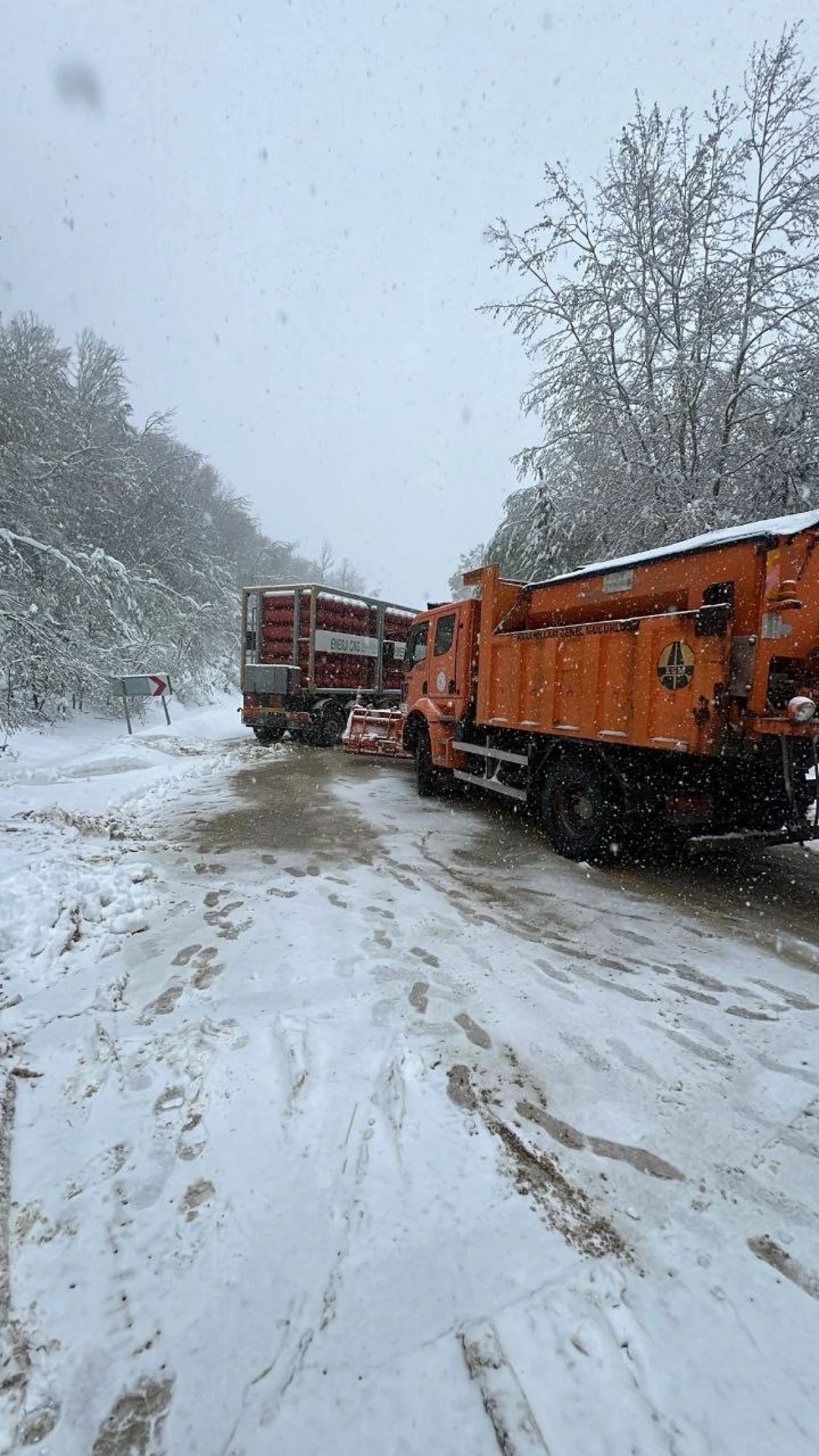 Tır Kaydı, Yol Trafiğe Kapandı