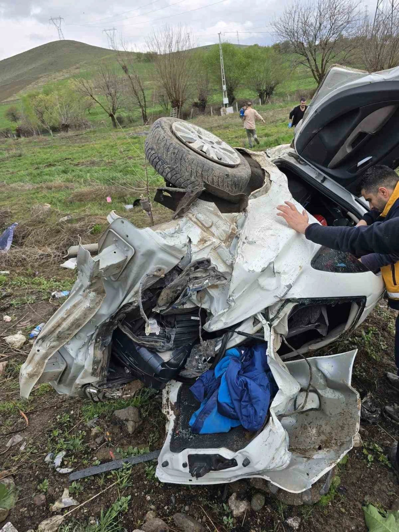 Elazığ’da Otomobil Şarampole Devrildi: 5 Yaralı
