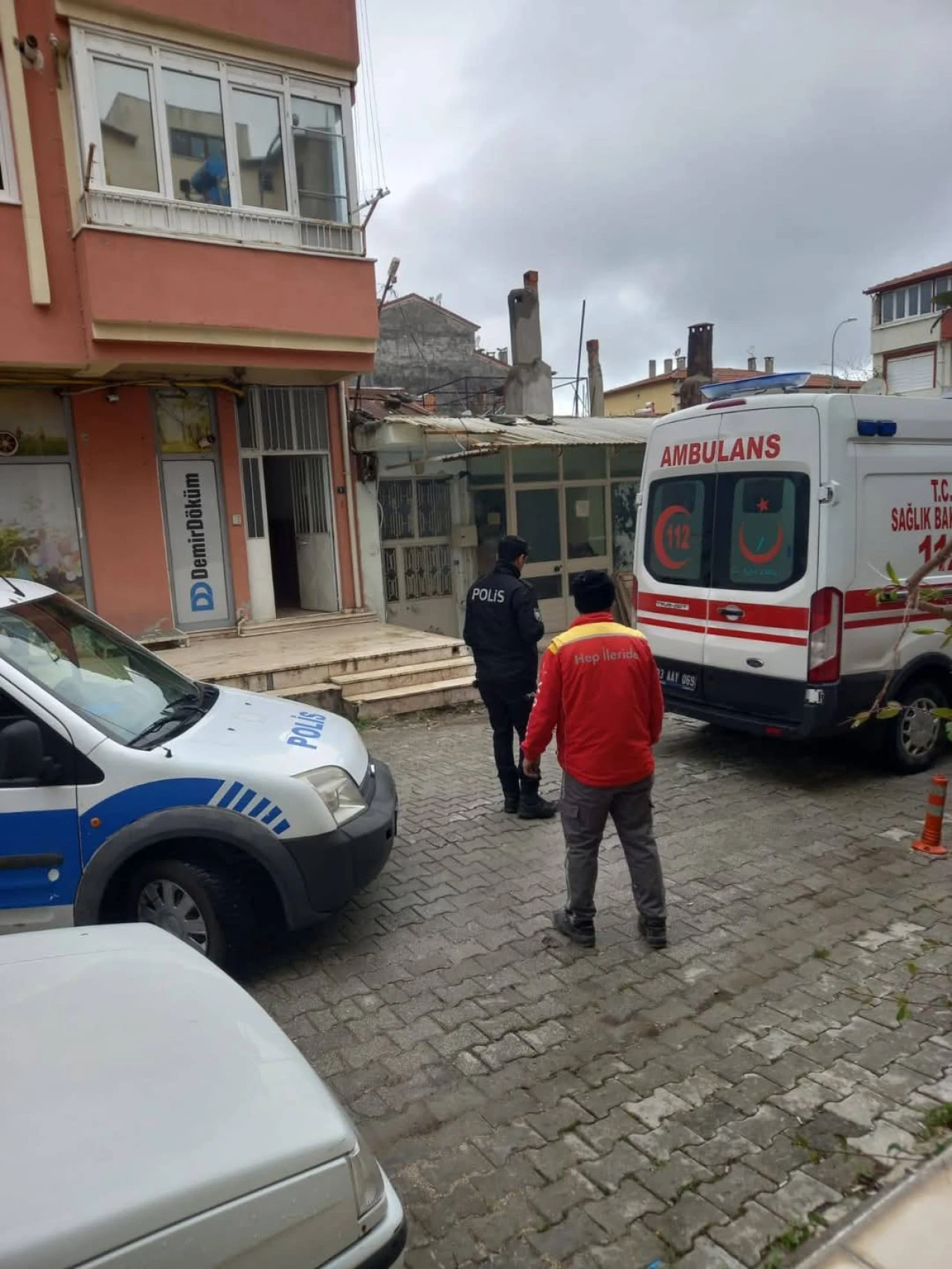 Afyonkarahisar’da Balkonundan Düşen Şahıs Hayatını Kaybetti