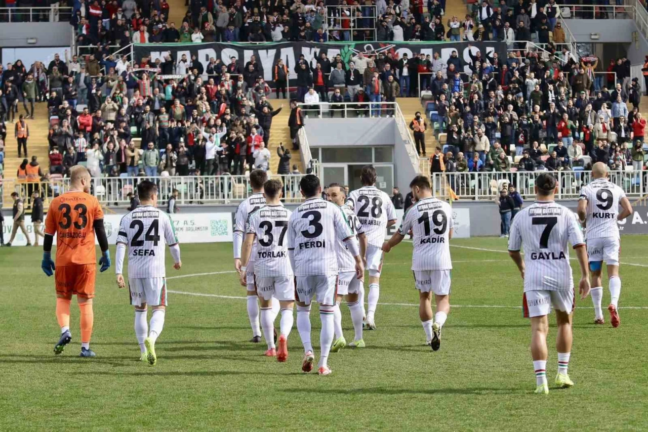 Karşıyaka’ya Tribün Şoku: PFDK'dan Seyircisiz Maç ve Para Cezası