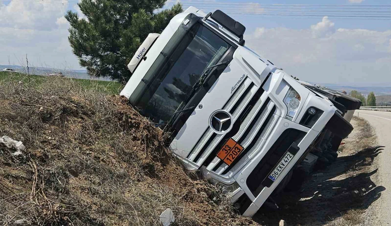 Kontrolden Çıkan Tanker Şarampole Uçtu