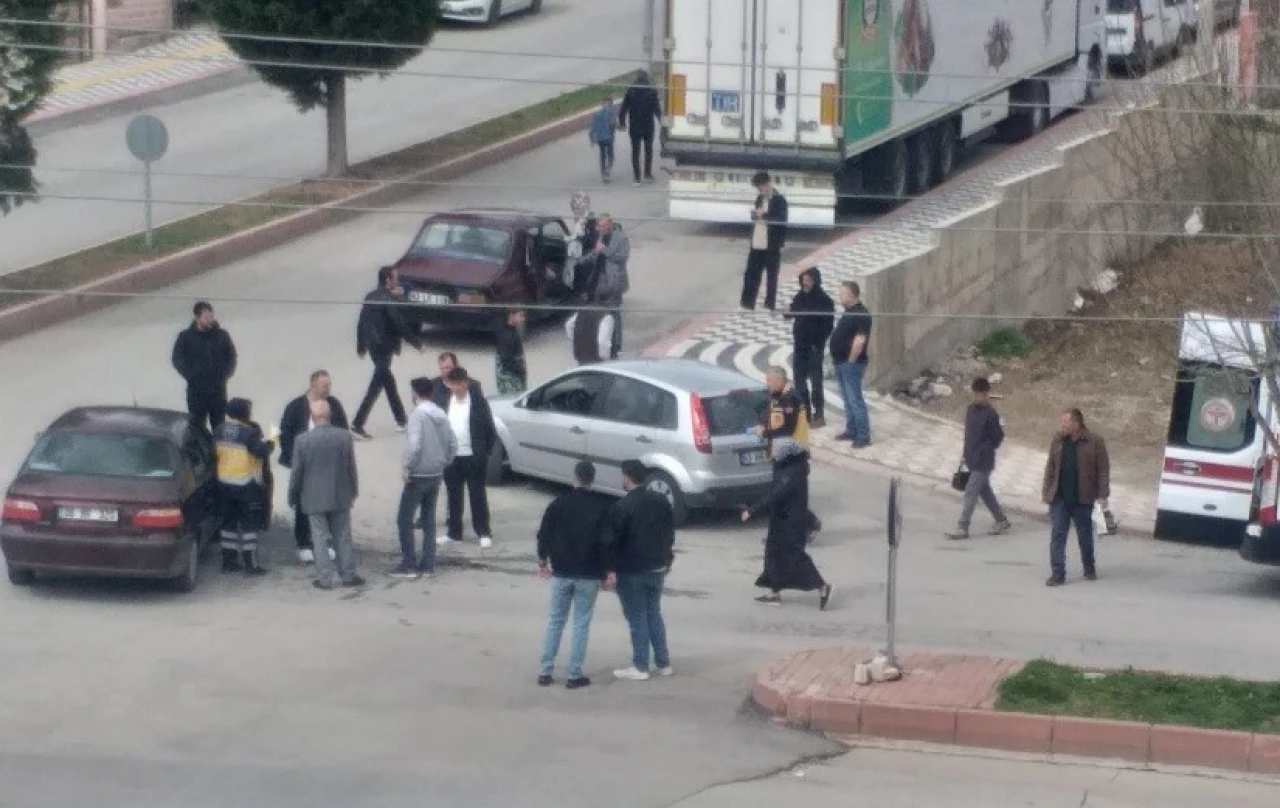 Tavşanlı’da Trafik Kazasında 3 Kişi Yaralandı