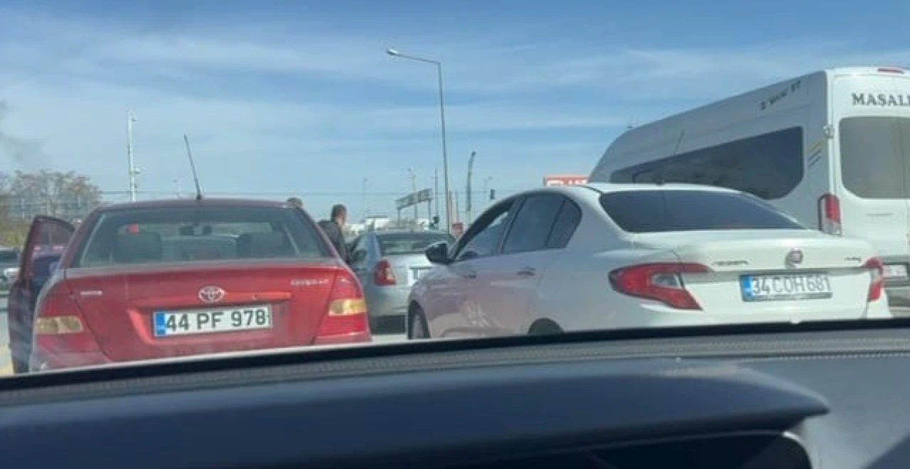 Malatya’da Trafikte Yumruklu ve Tekmeli Saldırı Kamerada