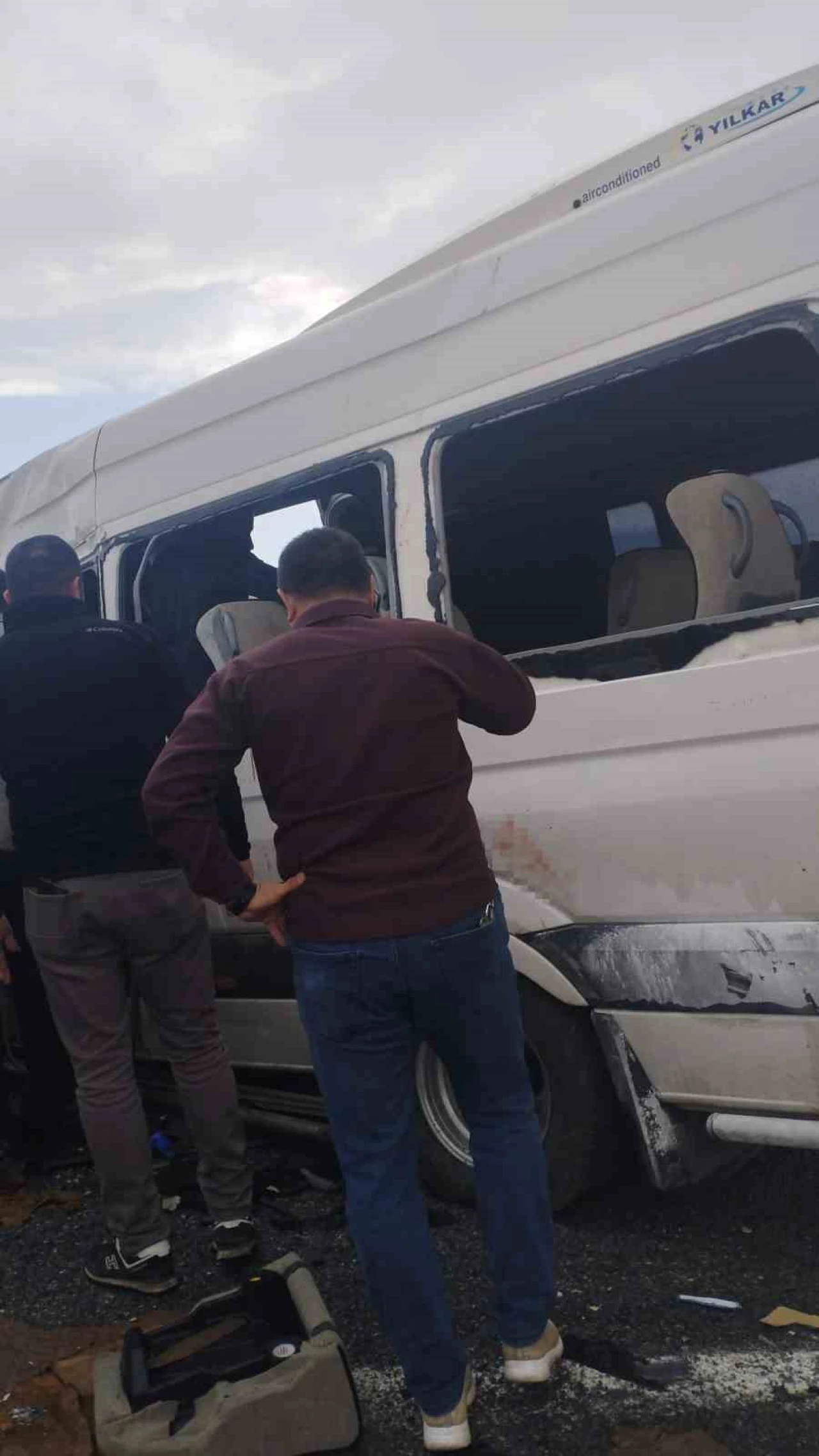 Van’da Yolcu Minibüsü ile Kamyonet Çarpıştı: Ölü ve Yaralılar Var
