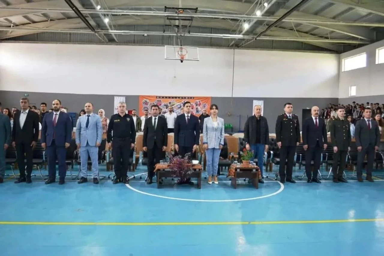 Zara’da 19 Mayıs Coşkusu Spor Salonu’nu Doldurdu