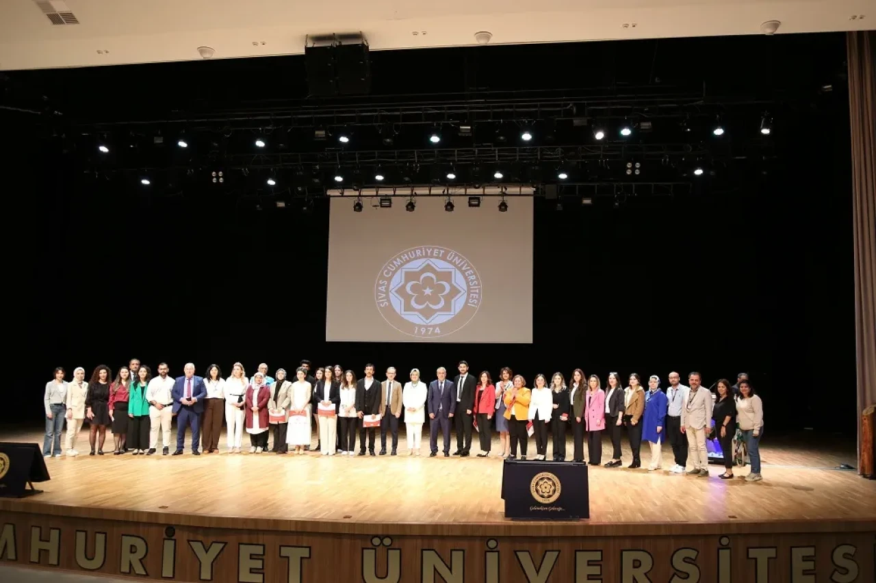 Sivas Cumhuriyet Üniversitesi’nde Hemşireler Günü Konferansı Düzenlendi