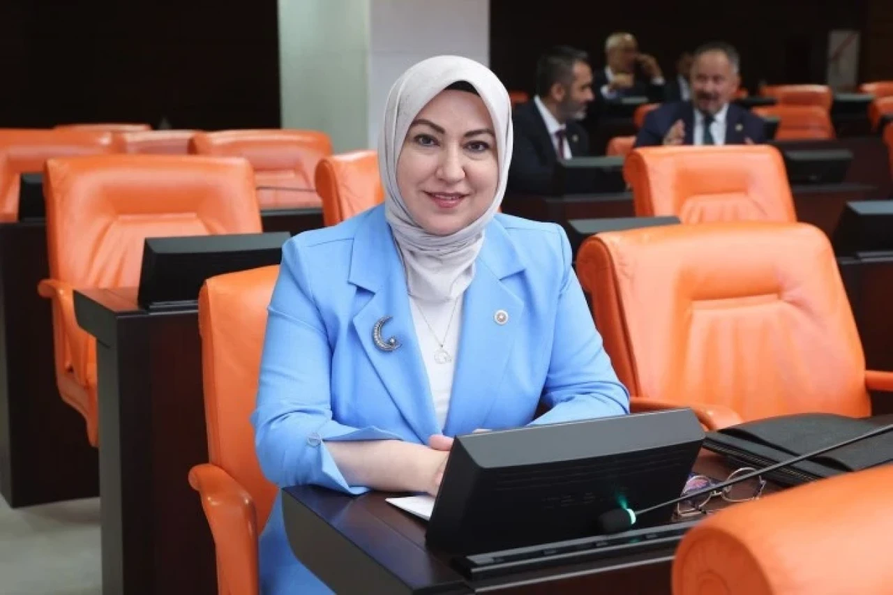 AK Parti Sivas Milletvekili Rukiye Genç Toy'dan Sırrı Süreyya Önder İçin Taziye Mesajı