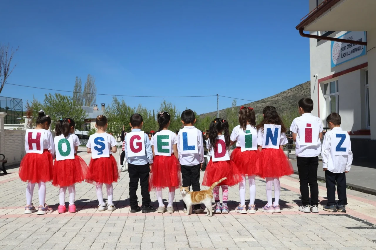 Sivas Şehit Ömer Yıldırım İlkokulu/Ortaokulu’nda Okuma Bayramı Kutlandı
