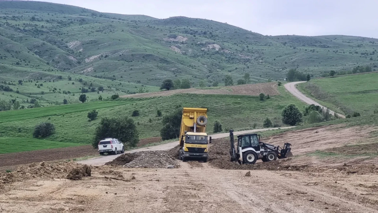 Gölova Çukuryurt Köyü’nde Yol Yapım Çalışmaları Başladı